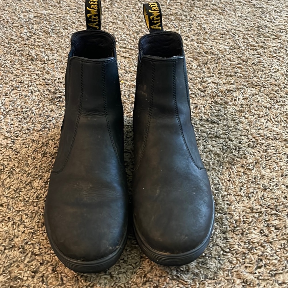 Dr. Martens-Airwait